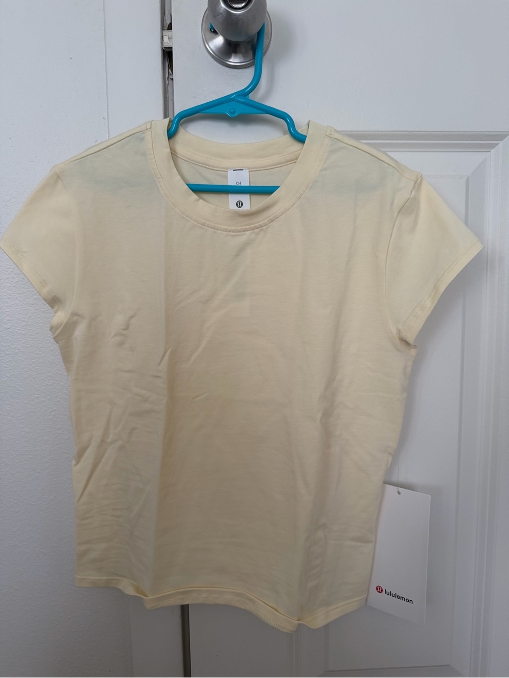 lululemon athletica Butter cream organic cotton baby tee